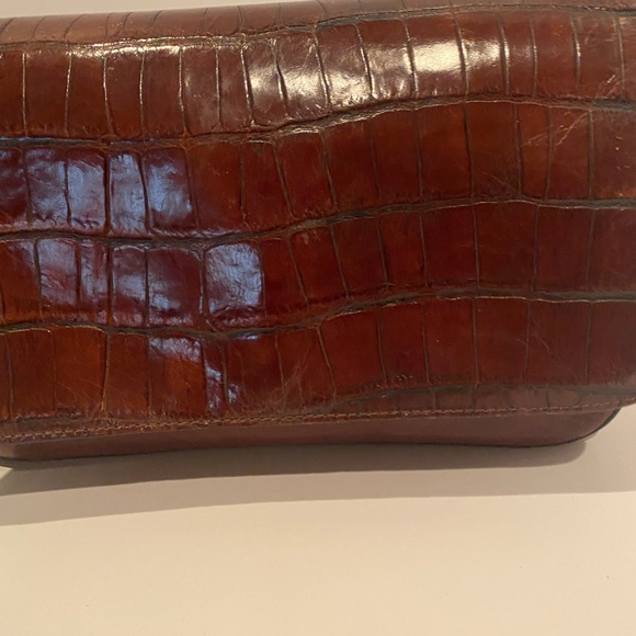 Fossil purse shoulder strap. Crocodile embossed leather. snap compartment back. - Picture 6 of 8
